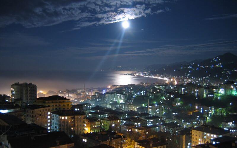Rize Gece Şehir Manzarası