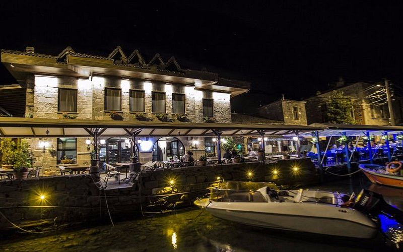 Assos Behram Hotel