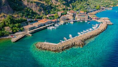 Assos