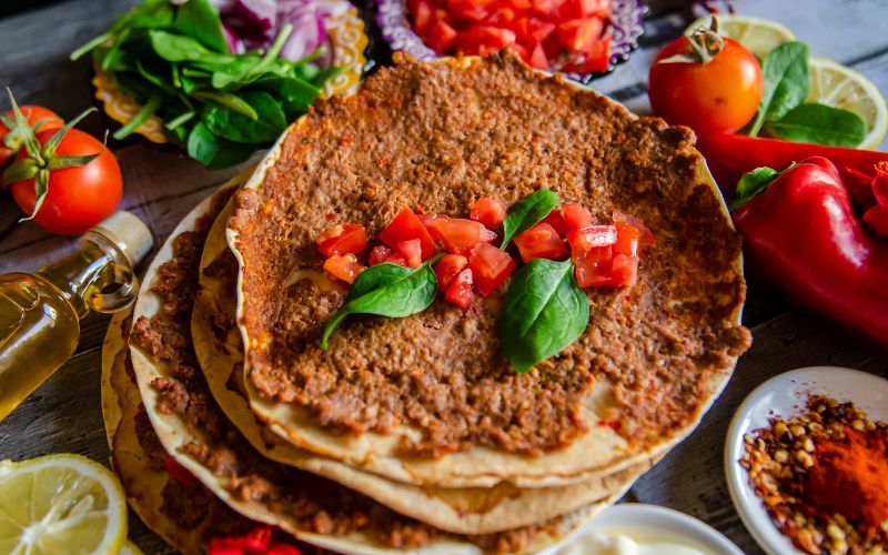 Taş Fırın Pidesi ve Lahmacun